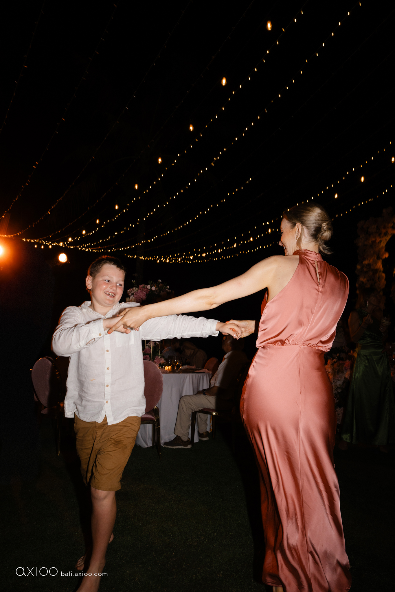 Axioo: Little Scene Stealers